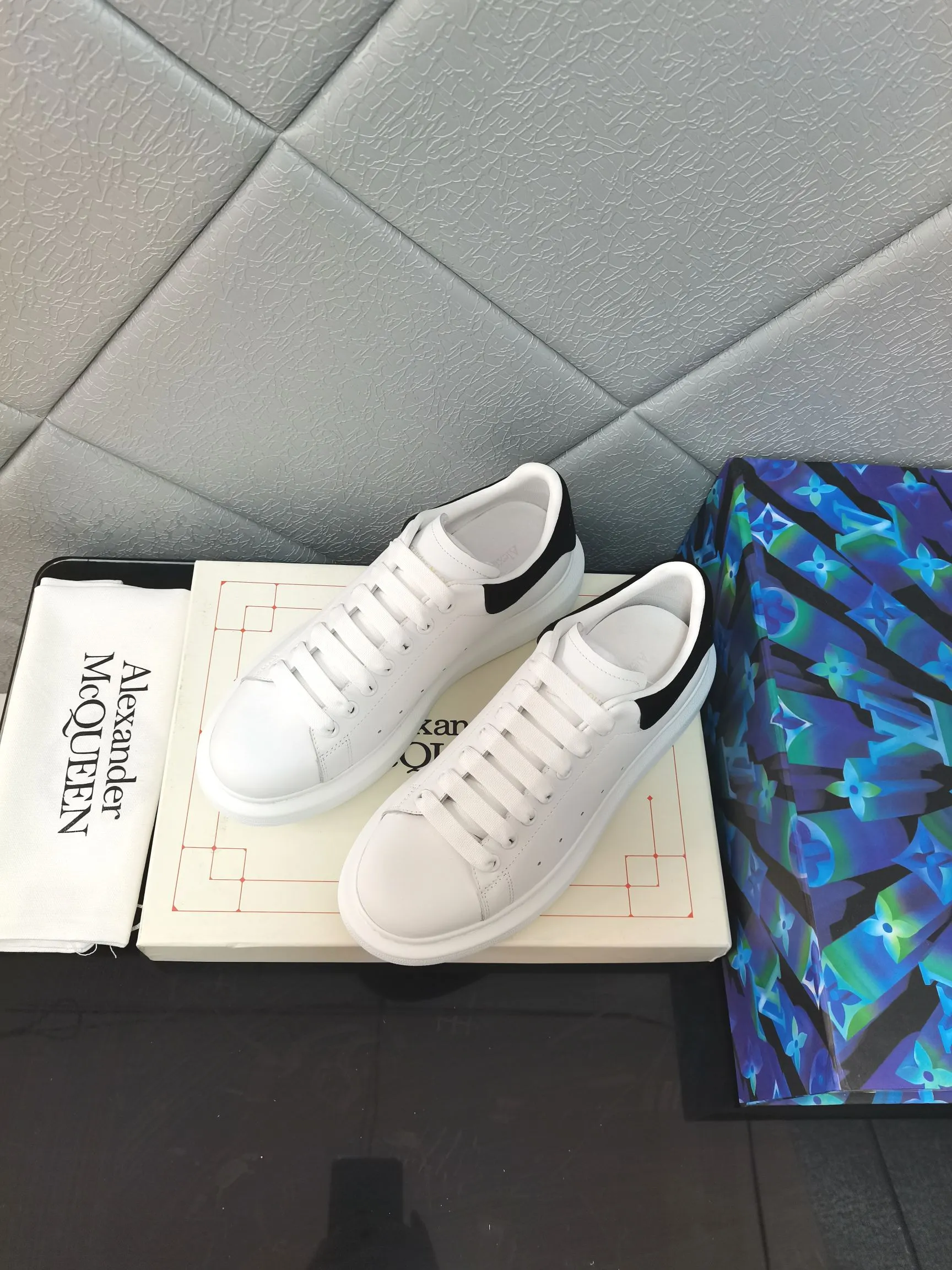 👟👟Ex-factory price 480👟👟 The latest upgraded version in 2022. The material is made of silk matte cowhide with sheepskin lining